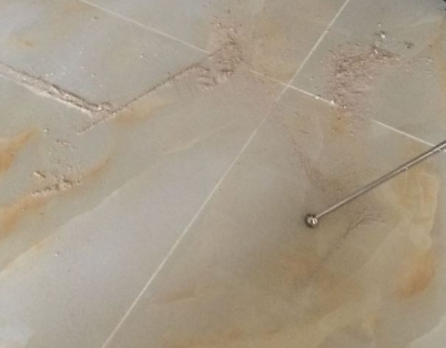 阿克塞瓷砖空鼓维修公司分享粘合剂选择不当在瓷砖铺贴过程中可能导致以下问题